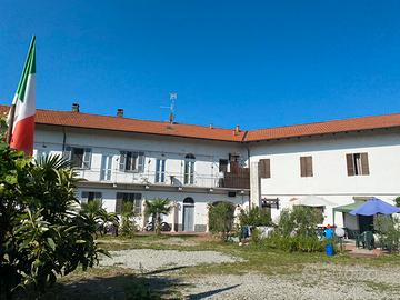 Stabili con 5 appartamenti