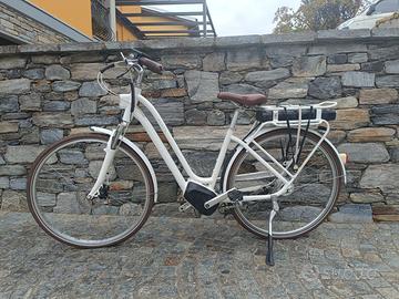 City bike Decathlon Btwin modello Elops