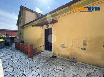 CASA SEMINDIPENDENTE A LA SPEZIA