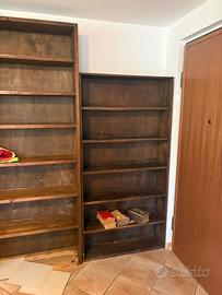 Scaffali per libreria in legno scuro