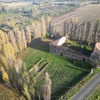 TecnoAzienda: Rustico da ristrutturare con