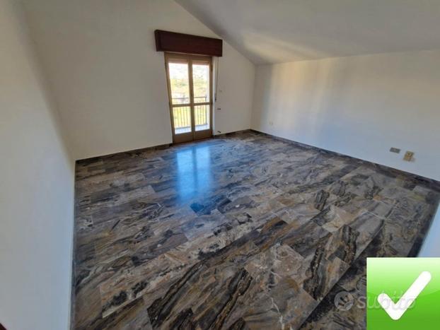 Appartamento + Terrazzo + P. Auto Campo Calabro