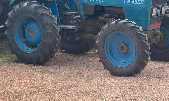 Trattore de Nardi dn 4500 4 Rm stato targato