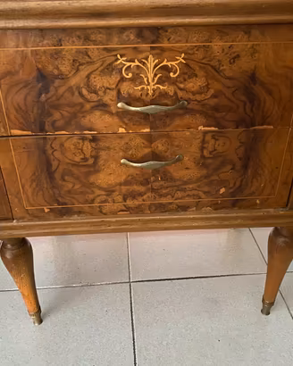 Comodino  fine novecento stile”Luigi”