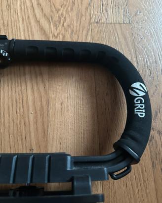Stabilizzatore videocamera, Grip