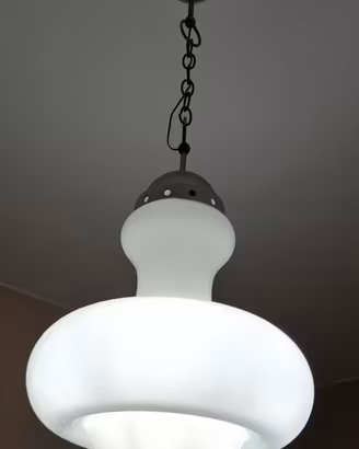 Lampadario in vetro bianco vintage