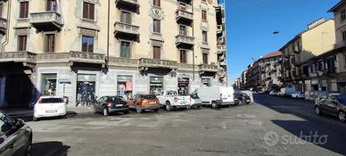 NEGOZIO A TORINO