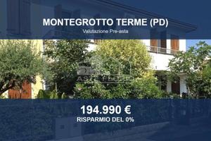 Immobile in asta di 262 m² con più di 5 locali a M