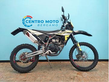 Fantic Motor XEF 125: divertente e potente