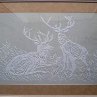 Quadro ricamo, punto "filet" , soggetto "cervi "