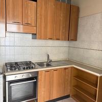 Cucina Scavolini con piano cottura e forno nuovi.