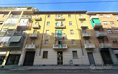 TRILOCALE PIANO ALTO COMODO AI SERVIZI