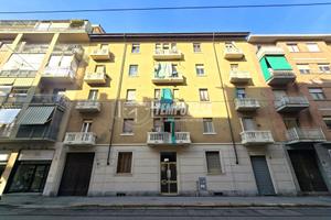 TRILOCALE PIANO ALTO COMODO AI SERVIZI