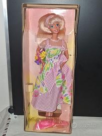 Barbie Spring Petals 1996 Avon - Special Ediion