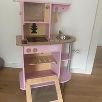 Cucina giocattolo in legno rosa