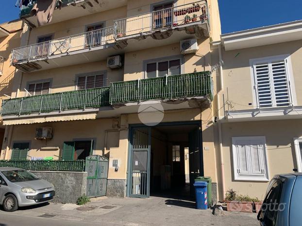 3 LOCALI A CASTELLAMMARE DI STABIA