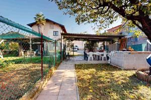 2 appartamenti con giardino