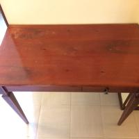 Tavolino in legno pregiato