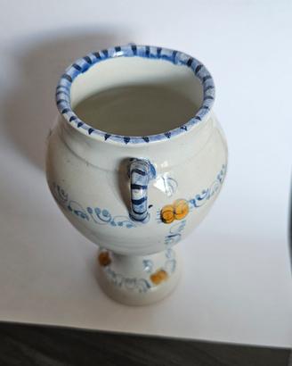 piccola anfora decorata a mano 