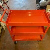 Carrello porta attrezzi