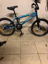 Bicicletta BMX Btwin blu- usata da sistemare
