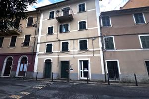 NEGOZIO A LERICI
