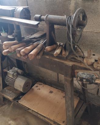 Tornio parallelo per legno. 
