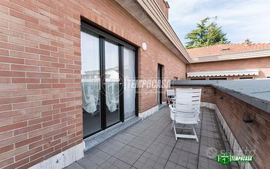 AMPIO MONOLOCALE CON TERRAZZO PRIVATO