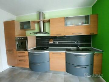 CUCINA COMPLETA DI ELETTRODOMESTICI