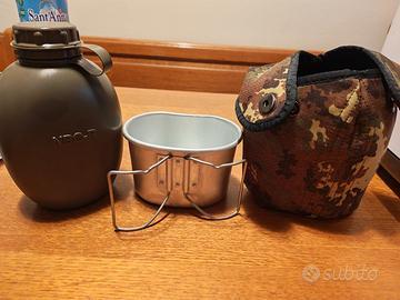 borraccia, gavetta e porta borraccia