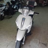 Piaggio Beverly 350 Sporting