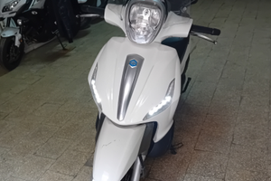Piaggio Beverly 350 Sporting