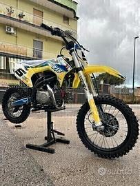 Pitbike modello RFX 125