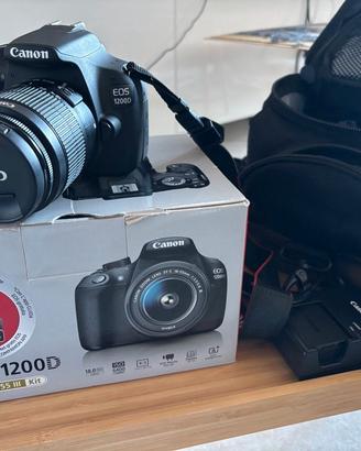 Canon EOS 1200D con borsa Canon