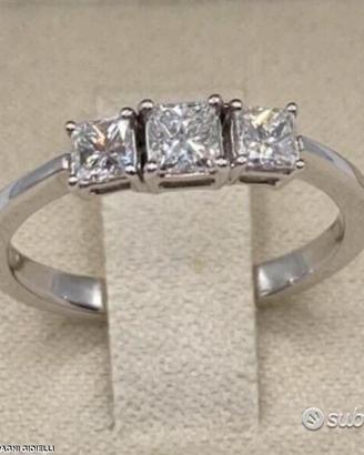 ANELLO TRILOGY IN ORO 18kt. CON DIAMANTI PRINCESS