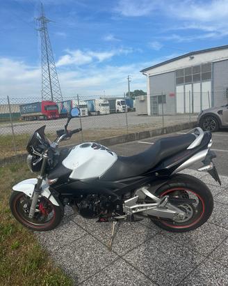 Suzuki GSR 600