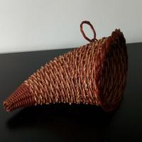 Cestino a forma di corno