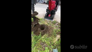 MiniEscavatore GIOR700P Braccio Allungato Trivella