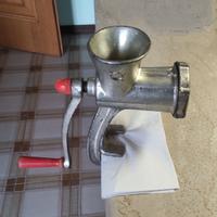 Tritacarne manuale "ALFA 10" in ghisa vintage