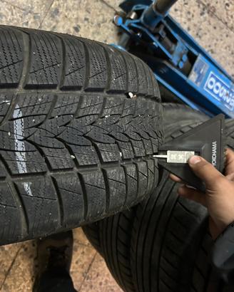 4 gomme invernali nuove