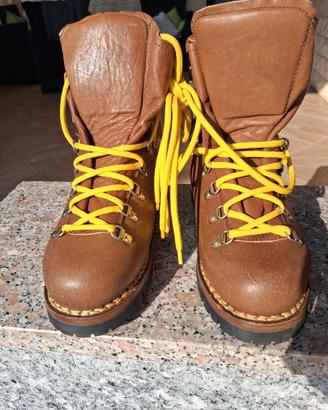 scarponi trekking, alta montagna dolomite