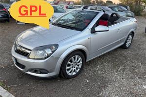 Opel Astra TwinTop 1.6 16V VVT Cosmo