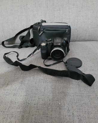 Fotocamera Fujifilm FinePix S2980 satinata 