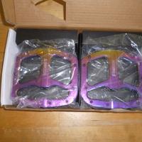 Pedali switch iridescenti cromati