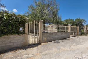 Triscina "villetta 4 vani con giardino esterno