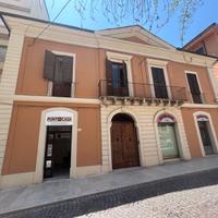 Locale commerciale pieno centro