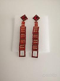 Orecchini a Pendolo con Strass Rossi