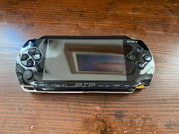 PSP con accessori e gioco