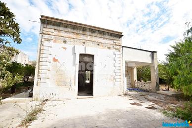 Villetta allo stato rustico in zona abitata