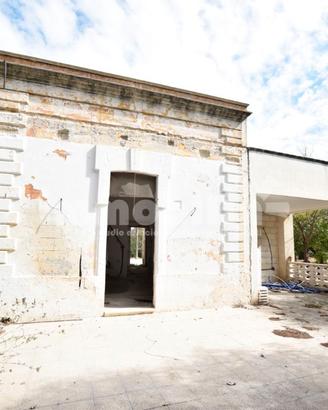 Villetta allo stato rustico in zona abitata